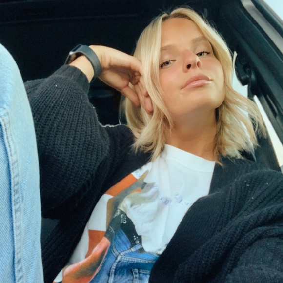 Meet your Posher, Paige - Picture 1 of 1